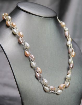 18.5‘’ HAND MADE PEARL NECKLACE #1587